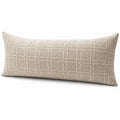 Coussin rectangulaire 60 x 30 cm tissu beige à motif quadrillé décoratif